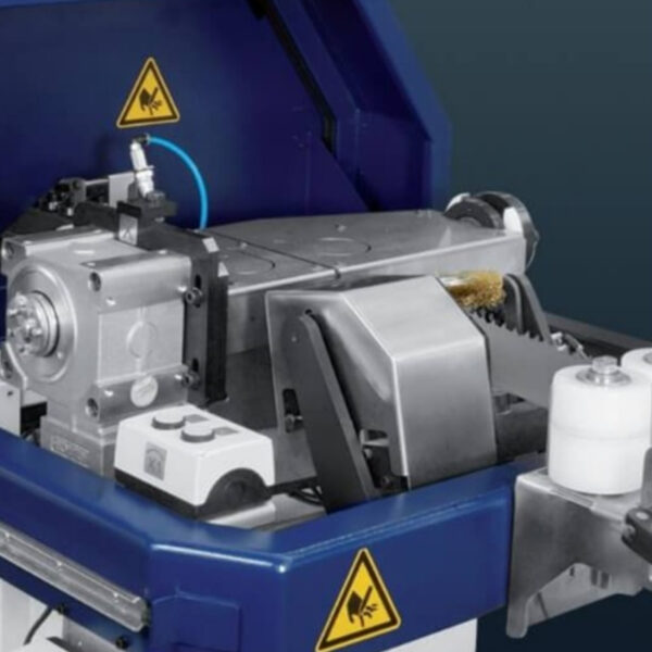 Image_TEC_MAC_GeorgKesel_BandsawSetting_TSM160s_1200x1200_JPG_03 Image_TEC_MAC_GeorgKesel_BandsawSetting_TSM160s_1200x1200_JPG_03